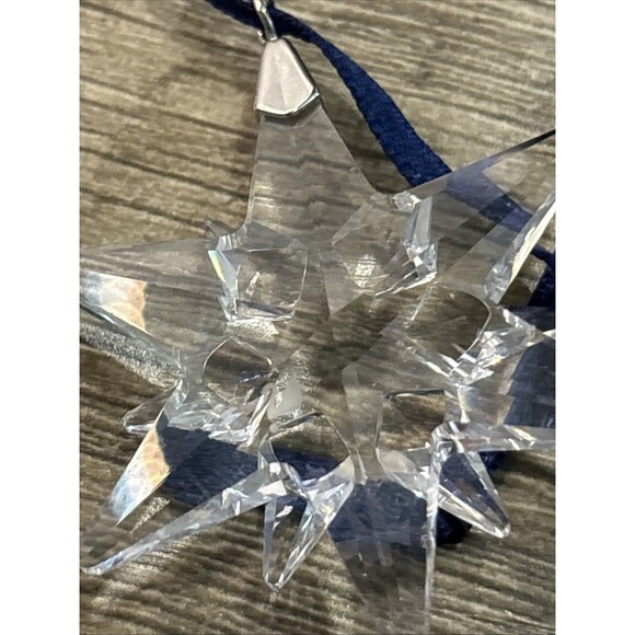 Swarovski Rockefeller Center 2005 Little Star Crystal Christmas Ornament - Picture 4 of 5
